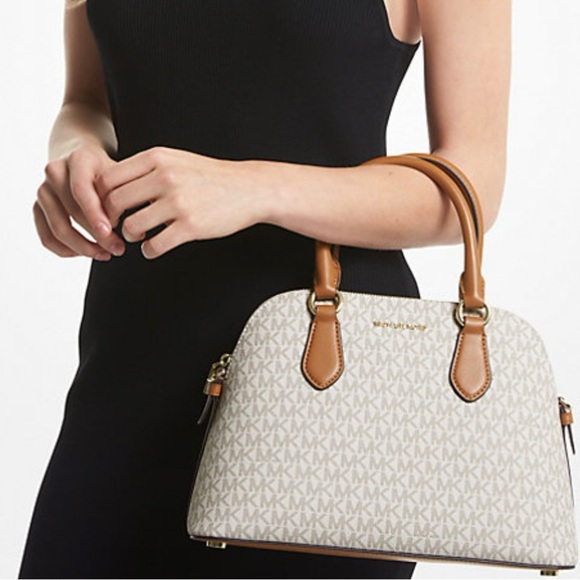 MICHAEL KORS bag! - Picture 1 of 9